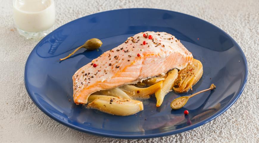 Teriyaki salmon with fennel in an envelope