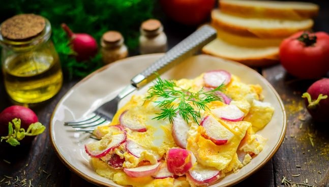 Radish omelet