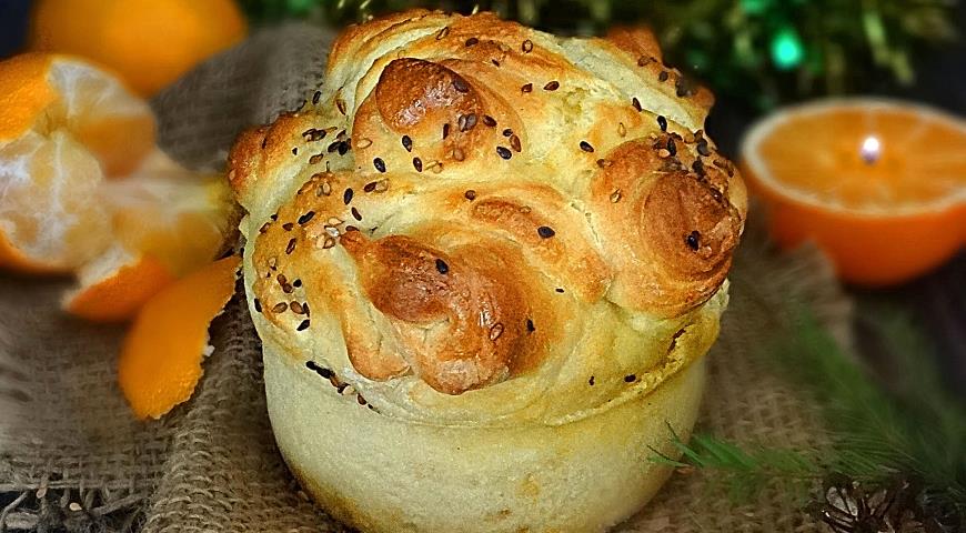 Hearty pie with fish filling 