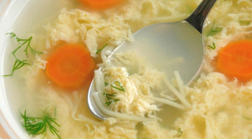 Chicken soup with egg 