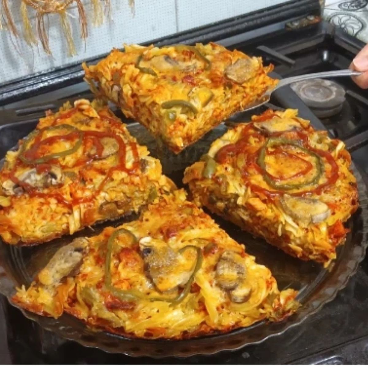 Pasta pizza