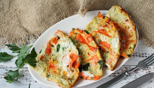 Omelet with fish and vegetables