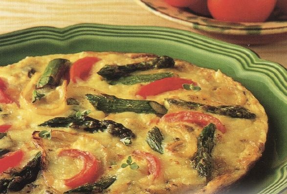 Cheese frittata with asparagus and tomatoes