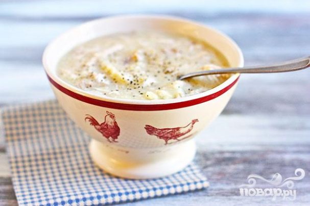 Chicken broth with dumplings