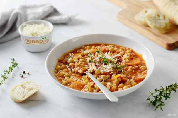 Minestrone with chickpeas