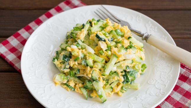 Cucumber, egg and greens salad