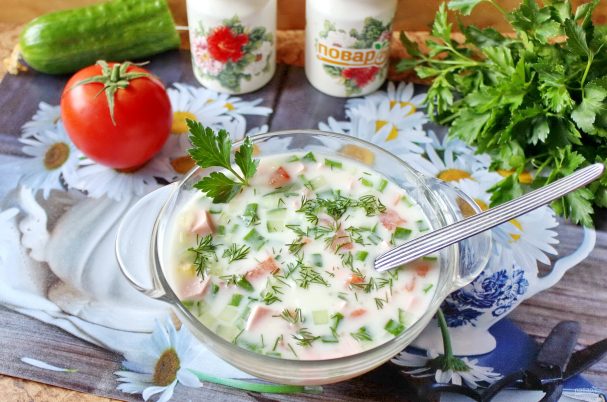 Okroshka with tomatoes