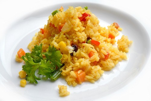 Rice with vegetables, paprika and thyme