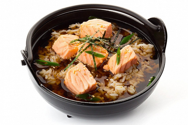 Shake chazuke soup with salmon and rice