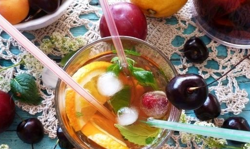 Green tea sangria (non-alcoholic)