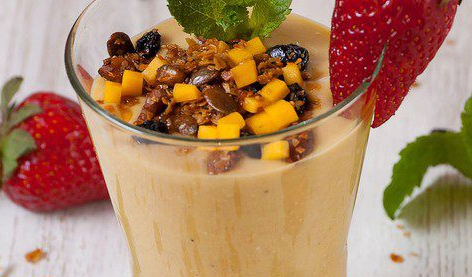 Smoothie with banana and mango 