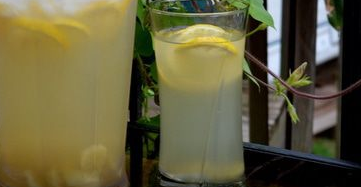 Easy ginger lemonade