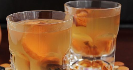 Apple broth with prunes