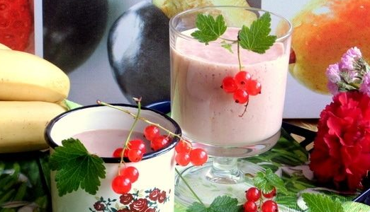 Currant smoothie