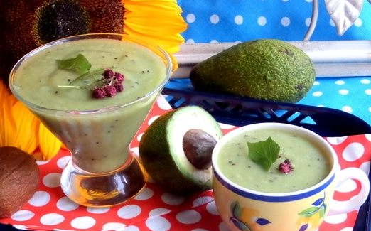 Avocado and Kiwi Smoothie