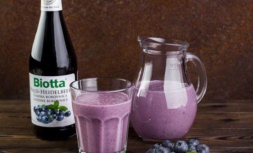 Milkshake with blueberry nectar
