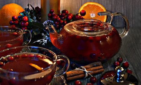 Cranberry tea with orange
