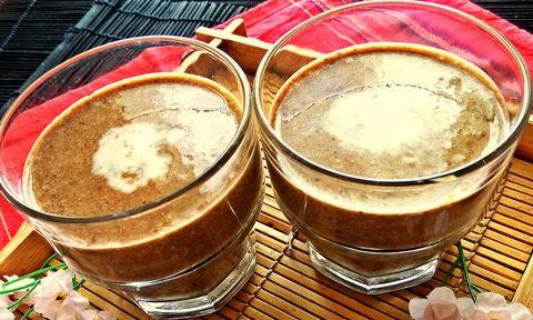 Sesame milk with prunes