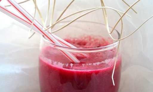 Beet-tomato cocktail with celery, basil and avocado