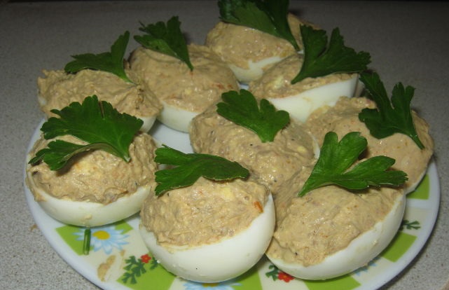 Eggs stuffed with liver