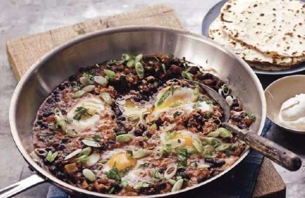 Fried eggs with beans