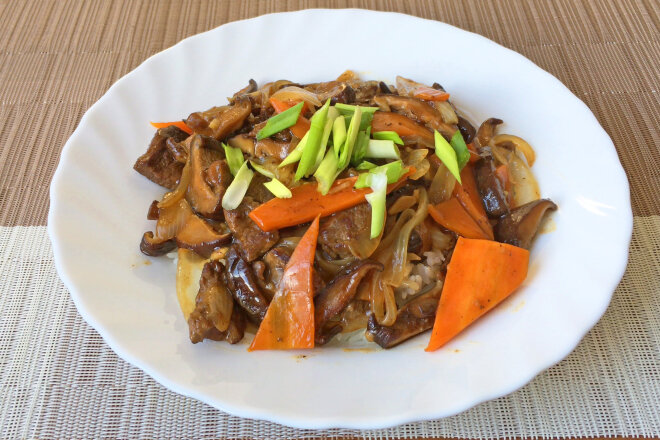 Beef With Shiitake Mushrooms And Vegetables