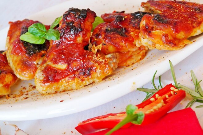 Baked Chicken Wings In Honey And Tomato Marinade