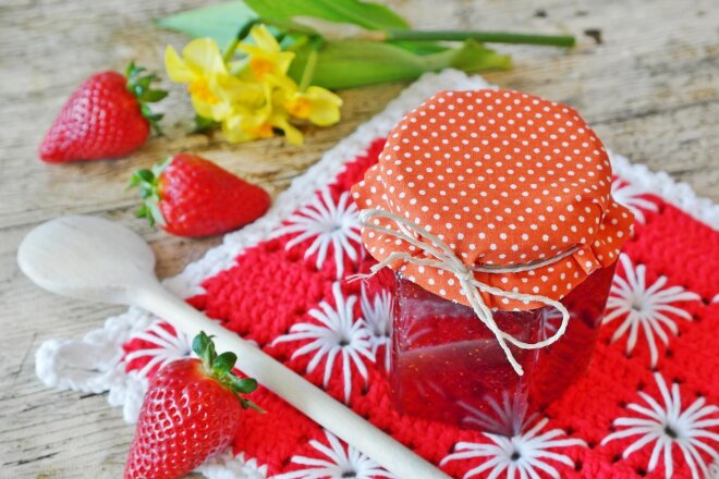 Five-Minute Jam From Strawberries With Vanilla