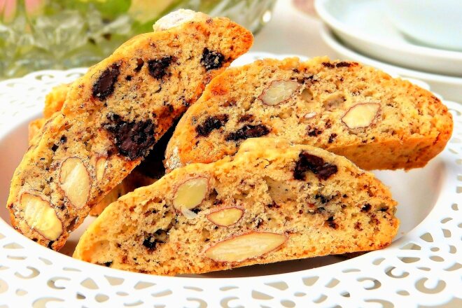 Biscotti With Almonds And Chocolate
