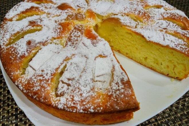 Charlotte With Cottage Cheese And Apples In The Oven