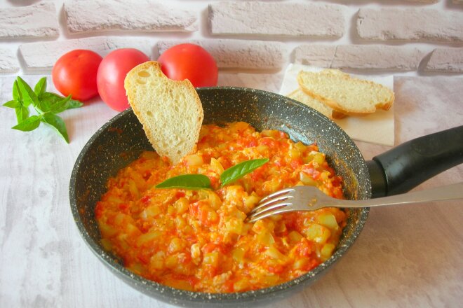 Turkish Omelet With Vegetables Menemen
