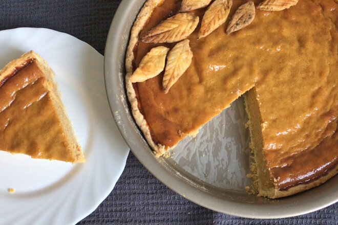 American Pumpkin Pie With Condensed Milk And Spices