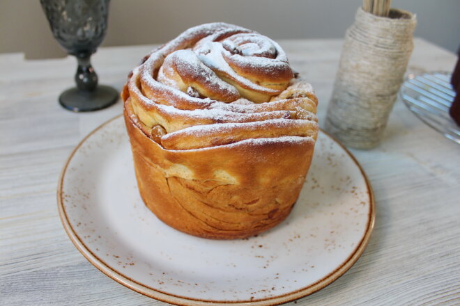 Easter Cake Craffin With Raisins And Cinnamon