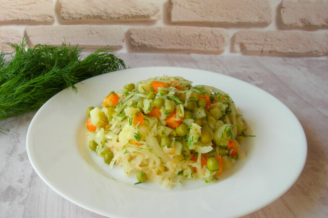 Potato Salad With Peas And Sauerkraut