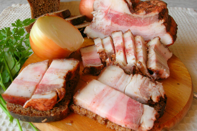 Lard In Onion Skins With Garlic
