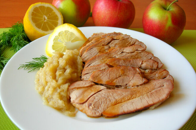 Marinated Baked Turkey Steak With Apple Sauce