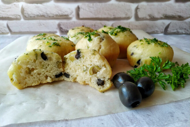 Snack Yeast Buns With Olives, Herbs And Garlic