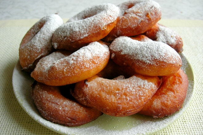 Donuts With Milk And Yeast