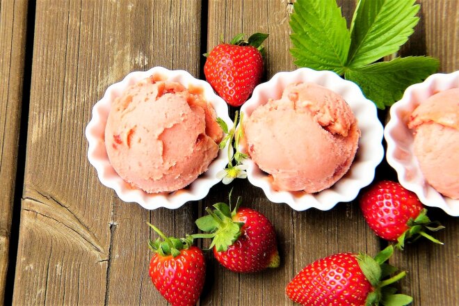 Strawberry Sorbet With Milk