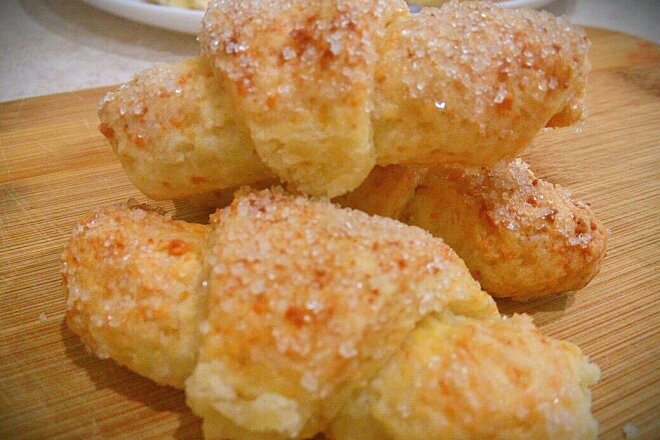 Oven Cottage Cheese Rolls