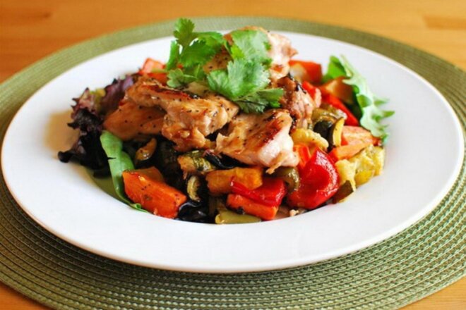 Chicken Breast With Eggplant, Pepper And Lettuce