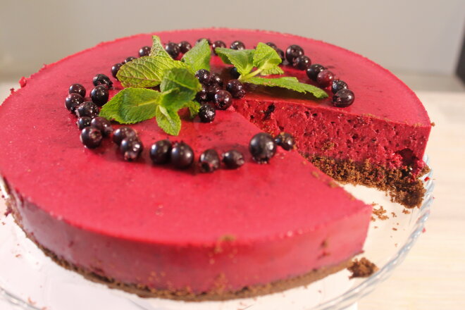 No Baked Chocolate Berry Cake With Cookies