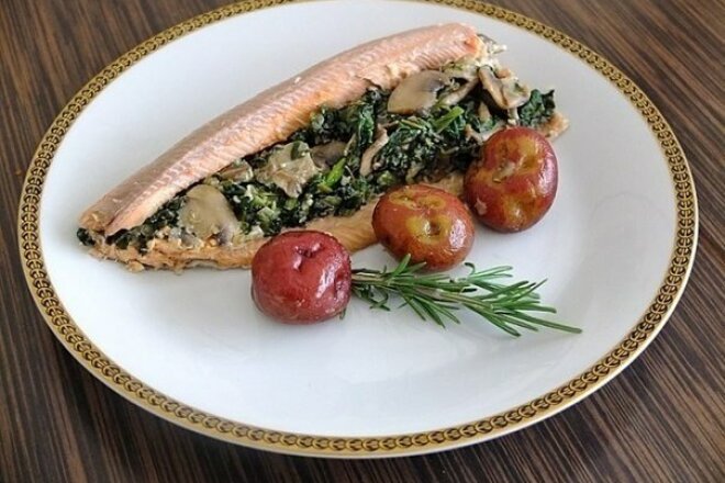 Trout With Spinach In Vegetable Broth