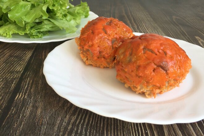Meat Balls With Rice In Tomato And Sour Cream Sauce