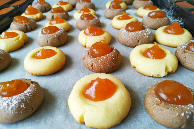 Shortbread Cookies With Apple Jam