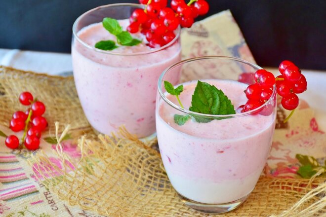 Creamy Milk Mousse With Berries And Gelatin