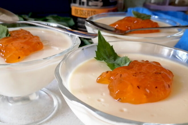 Sour Cream Dessert With Vanilla