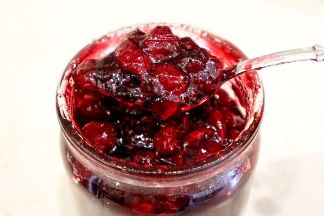 Pitted Cherry Jam With Gelatin