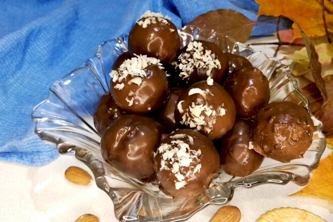 Pumpkin Candy With Cream Cheese In Chocolate Fondant