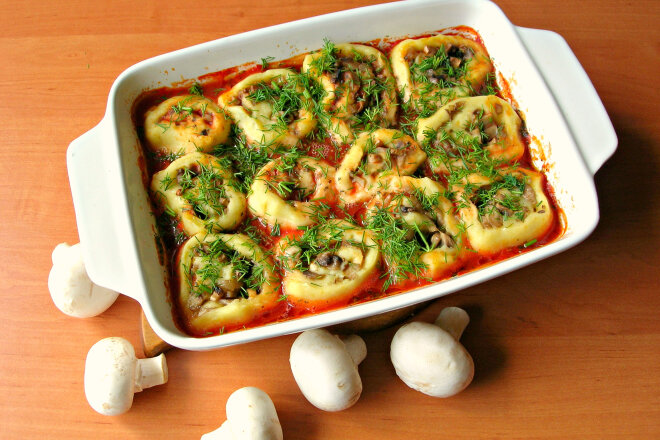 Lean Potato Rolls With Mushrooms